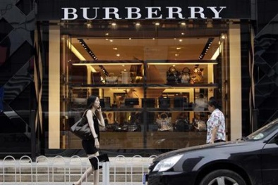 Cách phân biệt hàng hiệu Burberry thật và giả