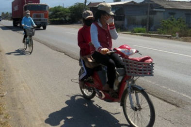 Liên tiếp nhiều nữ sinh bị rạch quần, đâm mông