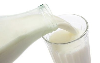 Nguy cơ tiềm ẩn từ sữa tươi chưa tiệt trùng