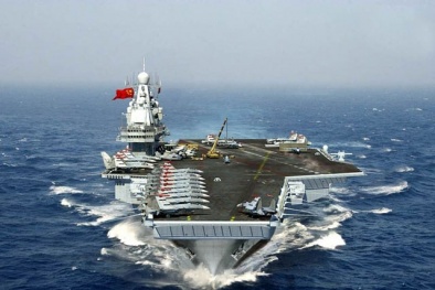 Tình hình Biển Đông ngày 13/10: Trung Quốc đang xây “tàu sân bay không thể đánh chìm” ở Trường Sa