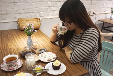 Tiệm trà bánh hoàng gia Anh của 9X Hà Nội hút khách
