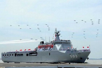 Tình hình Biển Đông ngày 14/10: Indonesia duyệt binh trên biển răn đe Trung Quốc?