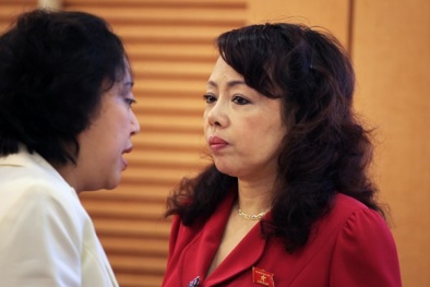 Đòi ĐBQH giải trình sau chất vấn 'đụng chạm': 'Bộ Y tế cần xin lỗi'