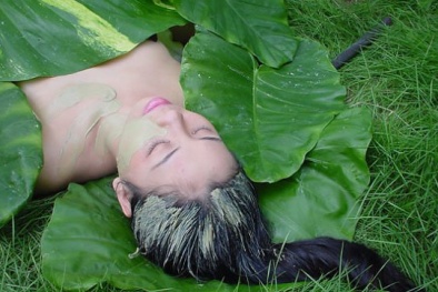 Sở hữu làn da đẹp rạng rỡ mùa thu đông với 7 mặt nạ bùn giá rẻ