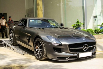  Cận cảnh siêu xe 14 tỷ nhà chồng Hà Tăng 