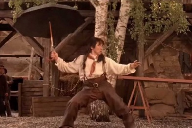 Người biểu tình Hồng Kông dùng ô là ảnh hường từ 'phim chưởng'?