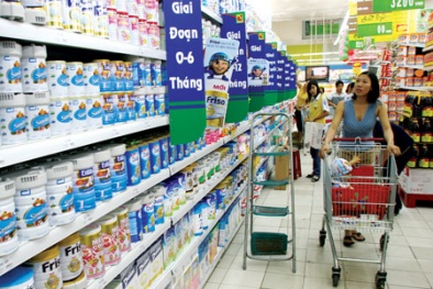 Kiếm trăm tỷ nhờ 'cố thủ' giữ sữa giá cao
