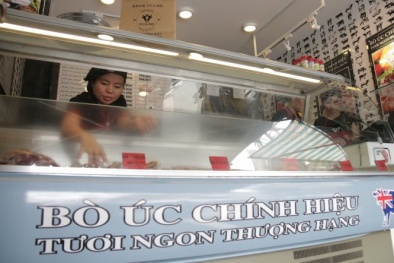 Thịt ngoại tràn từ siêu thị ra phố
