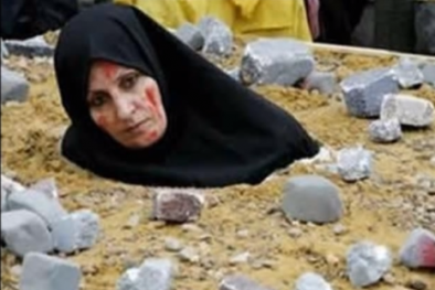  IS công khai clip cô gái bị cha ruột ném đá đến chết vì tội ngoại tình