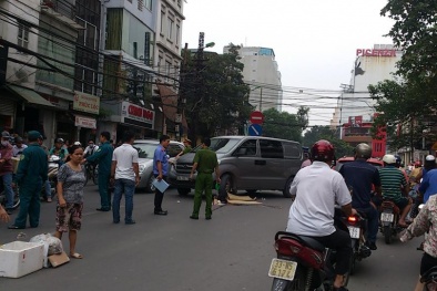 Hà Nội  : Đi bộ sang đường một phụ nữ bị ô tô đâm tử vong 