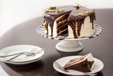 Cách làm món bánh gato côn trùng rùng rợn cho ngày Halloween