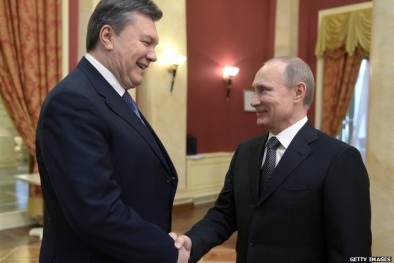 Tình hình Ukraine: Nga thừa nhận giúp cựu tổng thống Yanukovych trốn chạy khỏi Ukraine