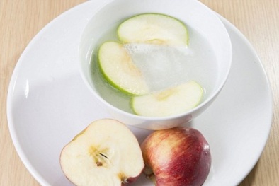 Phát minh kỳ quái: quả táo lấp lánh, sủi bọt khi cắn