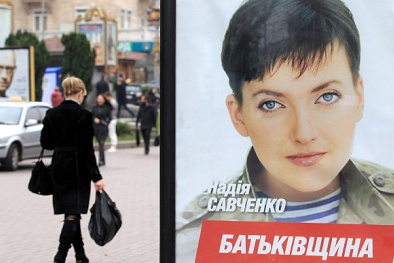 Tình hình Ukraine: Nữ phi công Ukraine tranh cử tổng thống từ bệnh viện tâm thần Nga