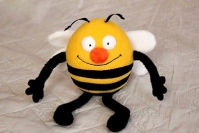 Cách may gối ong vàng đáng yêu tặng bé ngày mưa
