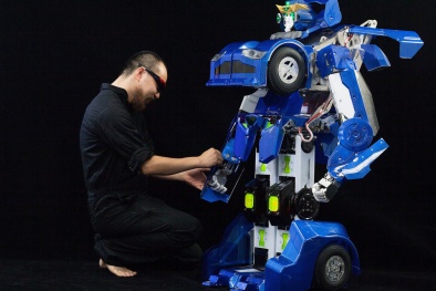 Nhật Bản ra mắt robot biến hình như Transformers 