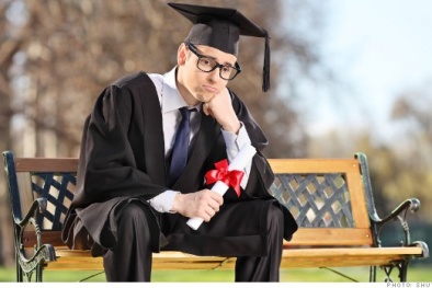 Nỗi khổ nợ nần của sinh viên khi mới ra trường