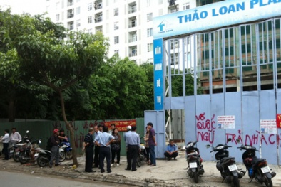 Nộp tiền tỷ khách hàng vẫn bị 'treo' nhà