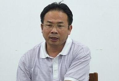 Con quan hống hách đánh nhân viên hàng không
