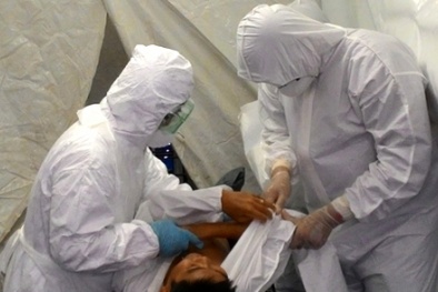 Cách ly một bệnh nhân nghi nhiễm Ebola