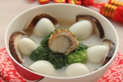 Cách làm món canh trứng cút sò điệp nóng hổi cho ngày lạnh