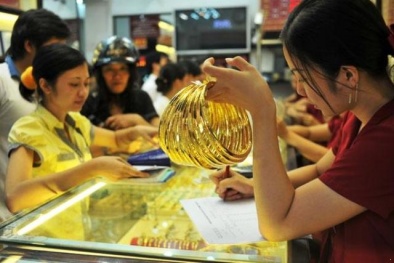 Giá vàng ngày 4/11/2014: Đồng USD tăng giá mạnh đẩy giá vàng ở mức thấp