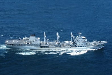 Trung Quốc tập trung chế tạo tàu tiếp tế Type 901 kiểm soát Biển Đông?