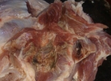 Vụ ‘bữa ăn thịt thối’ cho HS: Không đủ căn cứ để xác định chất lượng thịt?