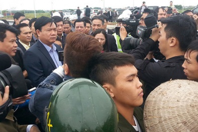 Vì sao Bộ trưởng Thăng bị dân 'quây'?