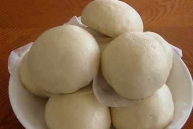 57 học sinh Trung Quốc nhập viện vì ngộ độc bánh bao chứa dầu