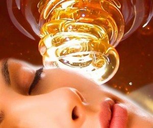 Dưỡng da mùa đông bằng mật ong cho làn da căng tràn sức sống