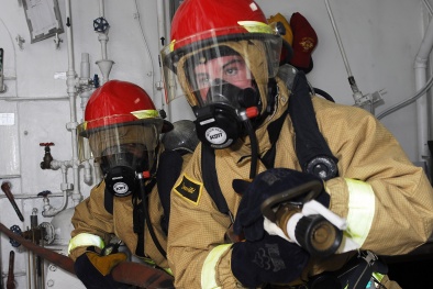 Lính cứu hỏa giải cứu người...5 năm không tắm