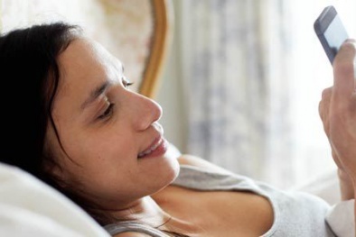 Lý do không nên kiểm tra Facebook vào buổi sáng