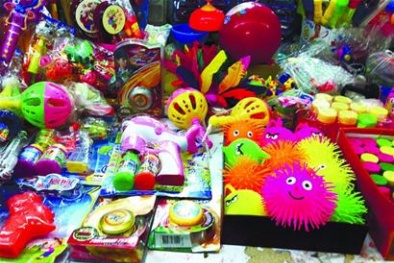 Đồ chơi Trung Quốc có độc vượt 368 lần tiêu chuẩn