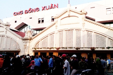 Hàng trăm tiểu thương chợ Đồng Xuân phản đối giá thuê kiốt mới