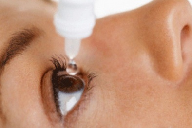 Coi chừng khi dùng thuốc nhỏ mắt
