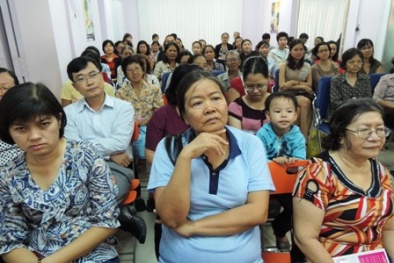 Phụ huynh đổ tiền triệu học cách... dạy con 