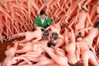 Khám phá xưởng sản xuất búp bê tình dục tại Trung Quốc