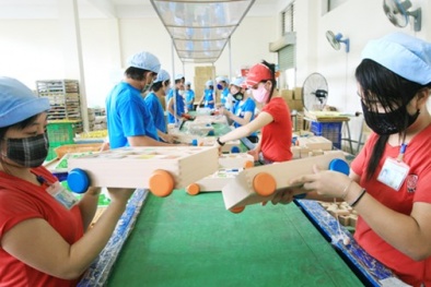 Người lao động bị ép nhận lương thấp