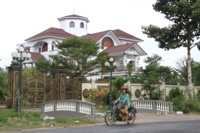 Công an tỉnh Bến Tre nói gì về tài sản con trai ông Trần Văn Truyền?