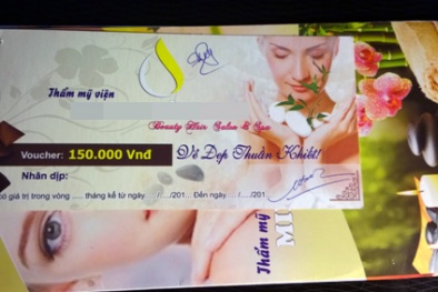 Ham quà tặng voucher, dính 'thương tích đầy mình'