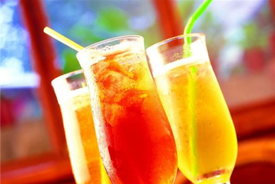 Uống nhiều nước ngọt có ga khiến trẻ nhỏ dễ 'nổi loạn'