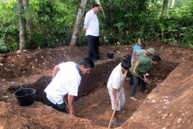 Khai quật di chỉ khảo cổ học hậu đá mới ở Thạch Lạc - Hà Tĩnh