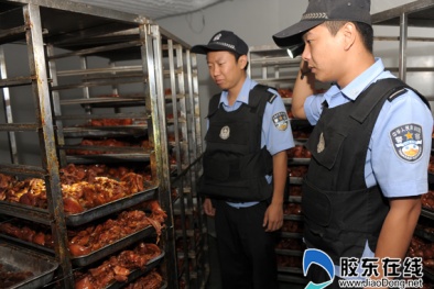 Phát hiện cơ sở sản xuất thịt lợn 'bẩn' ở Trung Quốc