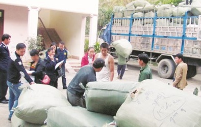 'Chốt chặt' biên giới, hàng lậu vẫn lọt sâu nội địa