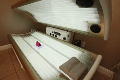 Đèn tắm nắng trong nhà gây ung thư da