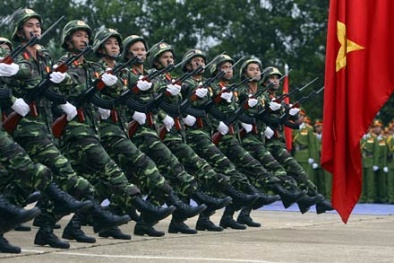 Tổ chức diễu binh kỷ niệm 40 năm Ngày Giải phóng miền Nam