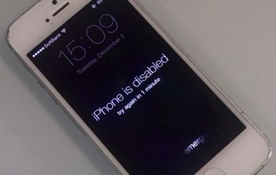 Nhập sai mã PIN, iPhone bị khóa tới 45 năm