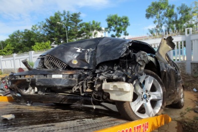 Thượng úy CSGT đâm xe vào tổ công tác, 2 người chết