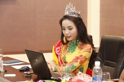 Hoa hậu Nguyễn Cao Kỳ Duyên bị cộng đồng mạng chê tơi tả, trưởng ban tổ chức nói gì?